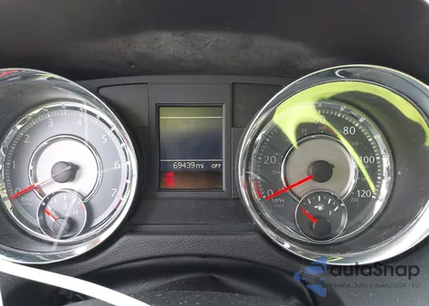 2016 Chrysler Town & Country Touring-L Anniversary Edition z USA, uszkodzony, nr VIN 2C4RC1CG3GR215594